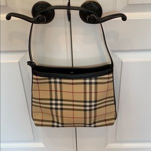 Burberry Handbag Priced to Sell. Comes w Dust Bag